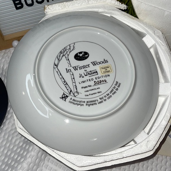 The Franklin Mint Collect Porcelain Plate In Winter Woods HG252238 By JL Whiting - Picture 3 of 4